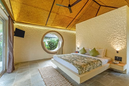 Malai | 1 Suite With Private Garden, Sit out, & Plunge Pool | 15 Mins from Panch Ratnas – 1 bedroom villa in Chennai, Tamil Nadu