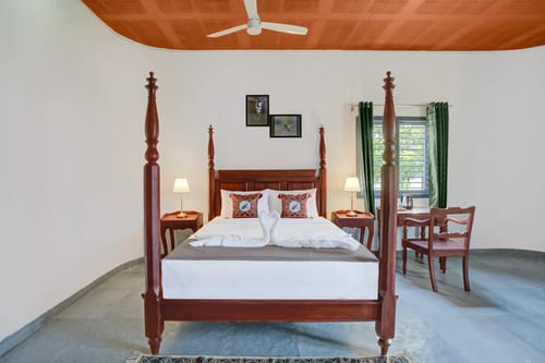Urvi Terra Luxe Suite | Pet & Eco-friendly Farmstay With Garden, Common Pool & Games Zone – 1 bedroom villa in Bengaluru, Karnataka