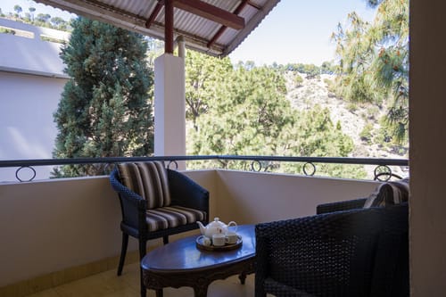 Mehar Villa | 3-BHK Hillside Retreat With Garden & Scenic Views – 3 bedroom villa in Kasauli, Himachal Pradesh
