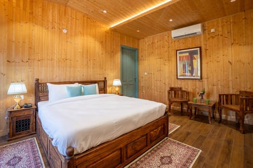 Moon @ Aykon Estate W/ Outdoor Pool – 2 bedroom villa in Kasauli, Himachal Pradesh