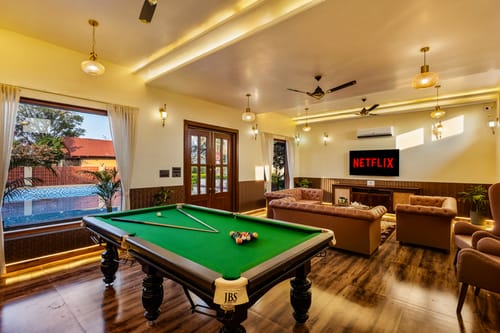 Tiger Cave Suite | Pet-friendly Room with Shared Pool & Garden on Main Ranthambore Road – 1 bedroom villa in Ranthambore, Rajasthan
