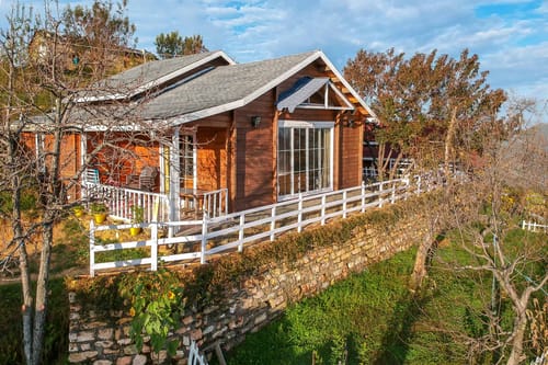 Sara's Chalet One – 3 bedroom villa in Nainital, Uttarakhand