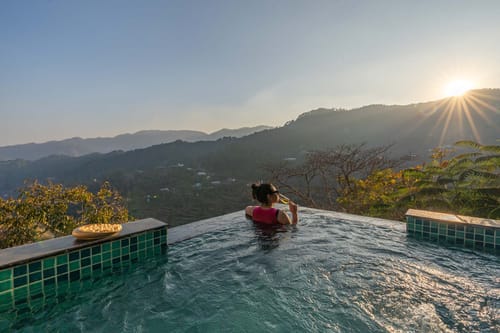 GLAMPS @ ILIKA W/ Heated Infinity Pool And Jacuzzi