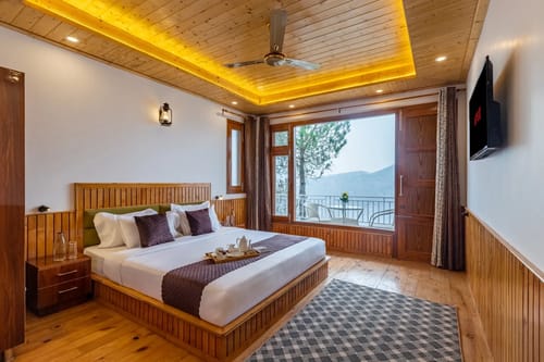 Querencia | Pet-friendly 5-BHK Villa With Sunset & Hill Views  – 5 bedroom villa in Kasauli, Himachal Pradesh