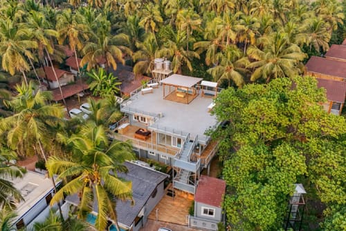 House of Neptune | 1-BHK Boutique Villa | Open Kitchen | Sit-out area | 10 Meters from Ashwem Beach