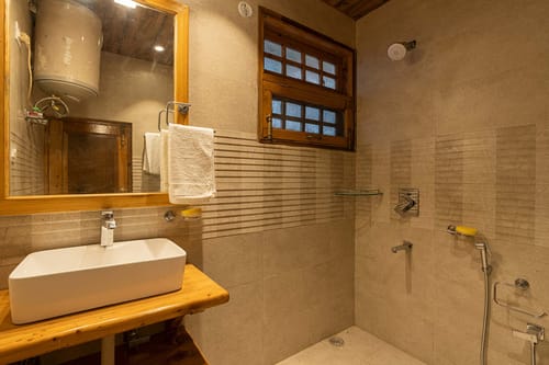 Ivory @ Nau Nabh Cottage – 2 bedroom villa in Shimla, Himachal Pradesh
