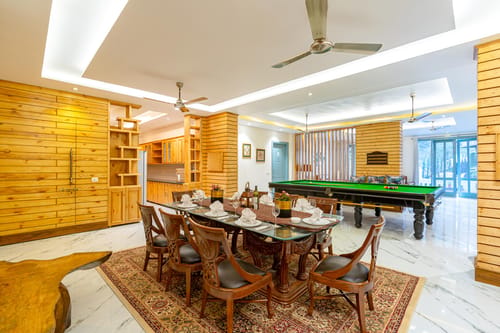 Utopia @ Aykon Estate w/ Outdoor Pool – 8 bedroom villa in Kasauli, Himachal Pradesh