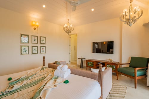 Villa Fleuve | 6-BHK Getaway By the River With Infinity Pool, Lift & Bar Lounge