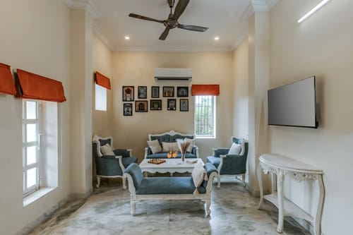 Oakwood Mansion | 7-BHK | 2 Cottages |1 Villa | Pvt Pools & Lush Garden | Party Halls – 7 bedroom villa in Jaipur, Rajasthan