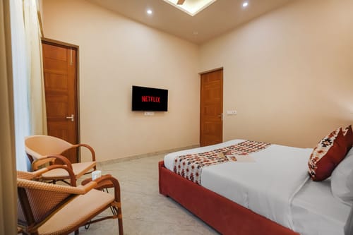 Dochi  |  4-BHK apartment with Hill Views, Living Room, & Balconies – 4 bedroom villa in Kasauli, Himachal Pradesh