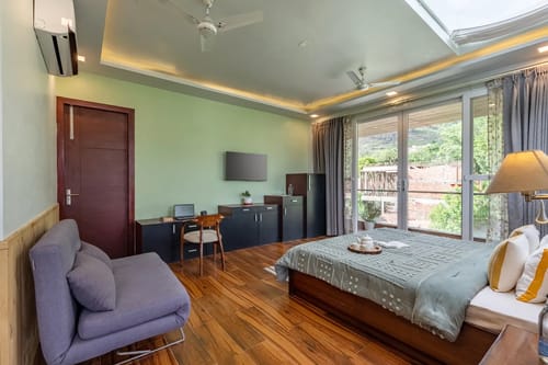 Celestial Rhapsody | Charming 3-BHK Villa With Garden, Terrace & Scenic Views – 3 bedroom villa in Nainital, Uttarakhand
