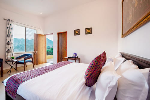 Colonel Retreat | 3-BHK Hideaway with Private Pool & Gardens Near Ubeshwar Mahadev Temple – 3 bedroom villa in Udaipur, Rajasthan