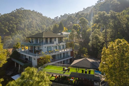Bliss @ Aykon Estate w/ Outdoor Pool – 5 bedroom villa in Kasauli, Himachal Pradesh