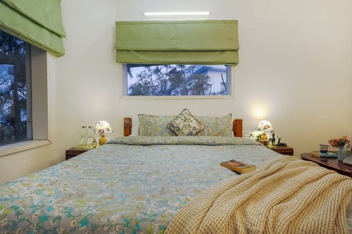 Berlin House | 4-BHK Pet-friendly Villa with Outdoor Seating & Perfect Sunset, Sunrise & Valley Views – 4 bedroom villa in Kasauli, Himachal Pradesh