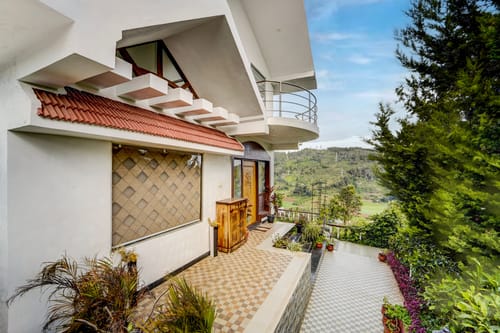 Heaven Hill View | Elegant 2-BHK Hill Retreat With Garden & Balcony – 2 bedroom villa in Ooty, Tamil Nadu