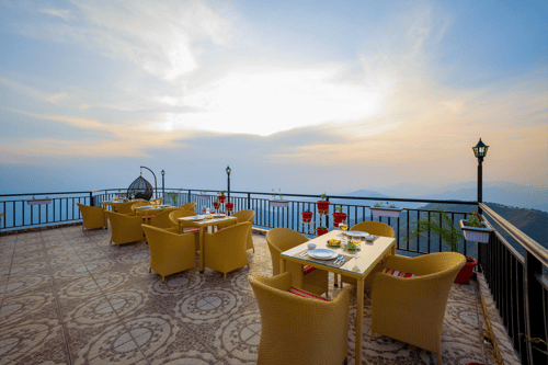 Archee’s Villa | 6-BHK property with gaming zone, attic, open dining and 360° mountain views – 6 bedroom villa in Kasauli, Himachal Pradesh