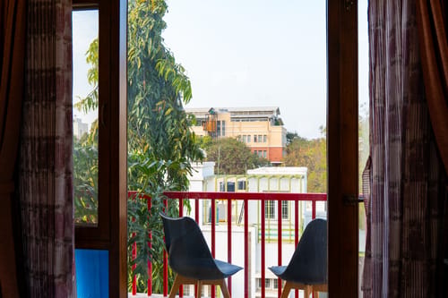The Jazminn Skyglass | 3-BHK Pet-friendly Apartment with Balcony | Near Bengaluru Palace – 3 bedroom villa in Bengaluru, Karnataka