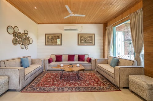 Moon @ Aykon Estate W/ Outdoor Pool – 2 bedroom villa in Kasauli, Himachal Pradesh