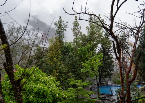Zephyr Utopia | 1 Premium Room Featuring Shared Pool, Gym & Restaurant With Hill Views – 1 bedroom villa in Mussoorie, Uttarakhand