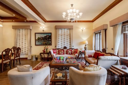 The Meadow | Elegant 3-BHK Hill Retreat With Entertainment Lounge & Terrace – 3 bedroom villa in Nainital, Uttarakhand