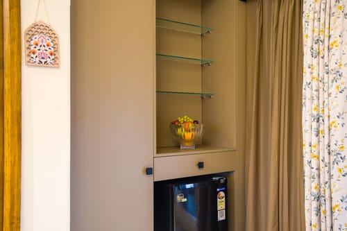 Esh Cottages Moss | Hilltop 2-BHK Retreat with Open-air Jacuzzi, Shared Garden, Pool & Cosy Lounge