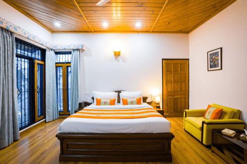Mehar Villa | 3-BHK Hillside Retreat With Garden & Scenic Views – 3 bedroom villa in Kasauli, Himachal Pradesh