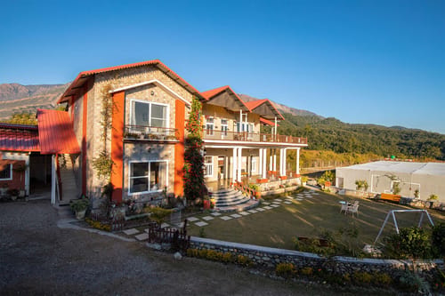 Room 4 @ The Silver Oaks Cottage – 1 bedroom villa in Dehradun, Uttarakhand