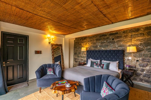 Leopard's Creek w/ Pool – 4 bedroom villa in Kasauli, Himachal Pradesh