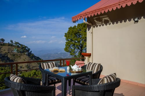 Sukhmani Cottage | 5-BHK Hilltop Hideaway With Garden, Terrace & Scenic Views – 5 bedroom villa in Kasauli, Himachal Pradesh