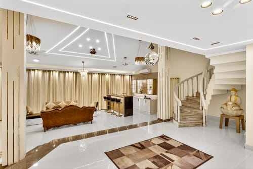 Crystal Farms | Pet-friendly 3-BHK Farmhouse with Private Pool, Bar, Garden & Elegant British Interiors | Close to Qutub Minar – 3 bedroom villa in Delhi NCR, Delhi