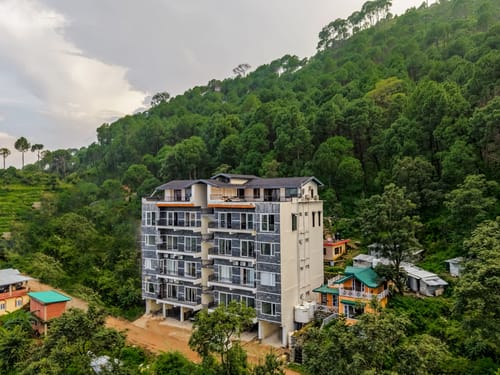 Dochi  |  4-BHK apartment with Hill Views, Living Room, & Balconies – 4 bedroom villa in Kasauli, Himachal Pradesh