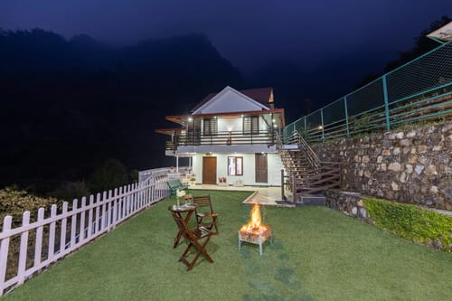 Madhuram Villa | Pet-Friendly 5-BHK Hillside Retreat With Garden & Balcony – 5 bedroom villa in Dehradun, Uttarakhand