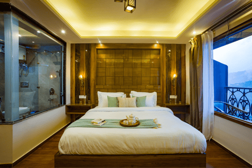 Pine Shadow Fuchsia | Pet-friendly Hillside Retreat With Picturesque Balcony & Restaurant – 1 bedroom villa in Shimla, Himachal Pradesh
