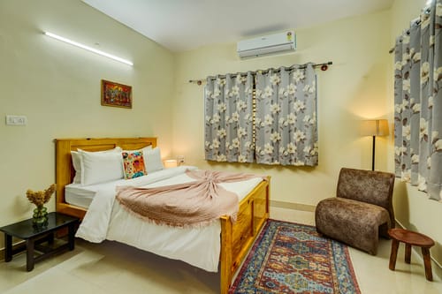 Saffron Breeze | 1-Room in an Apartment with Shared Living, Dining, Lift & Balcony | Women Only – 1 bedroom villa in Bengaluru, Karnataka