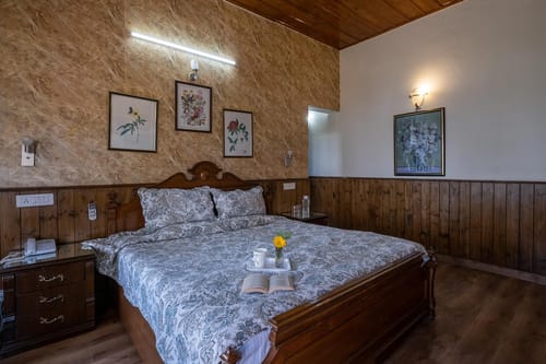 Villa Mountain Crest w/ Outdoor Pool – 6 bedroom villa in Kasauli, Himachal Pradesh