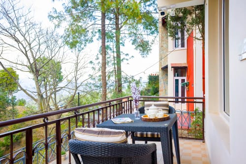 Captain’s Nest | 3-BHK Hilltop Hideaway With Garden & Scenic Views – 3 bedroom villa in Kasauli, Himachal Pradesh