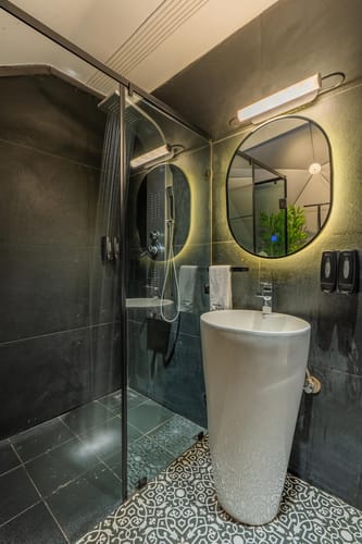 ILIKA W Heated Infinity Pool and Jacuzzi