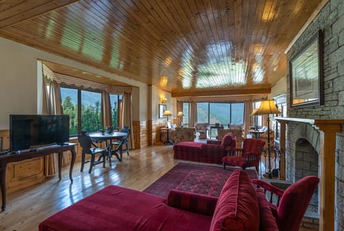 Maharaja Suite @ The Imperial Estate – 1 bedroom villa in Manali, Himachal Pradesh