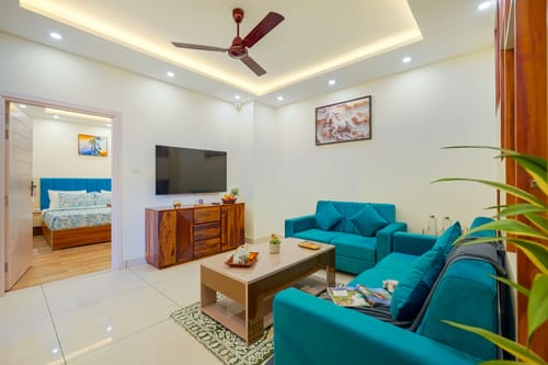 Hillshades Retreat | 6-BHK Villa With Sit-out Area, Private Pool, Restro, Game Zone, Panoramic Hill Views & a Lift – 6 bedroom villa in Kasauli, Himachal Pradesh