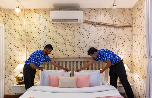 Crystal Farms | Pet-friendly 3-BHK Farmhouse with Private Pool, Bar, Garden & Elegant British Interiors | Close to Qutub Minar – 3 bedroom villa in Delhi NCR, Delhi