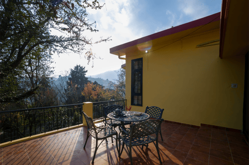 Thistle House | Pet-friendly 4-BHK Hideaway with Gazebo & Terrace by Bhimtal Lake – 4 bedroom villa in Nainital, Uttarakhand