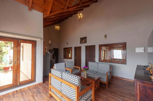 Amara Dawn | 4-BHK | Near Nainital Lake | Hill Views | Pet friendly  – 4 bedroom villa in Nainital, Uttarakhand