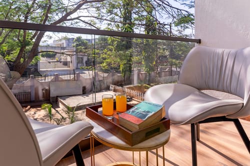Rosalia | 3-BHK Villa With Shared Pool and Lawn | 5 km from Shree Narayani Dham Temple – 3 bedroom villa in Lonavala, Maharashtra