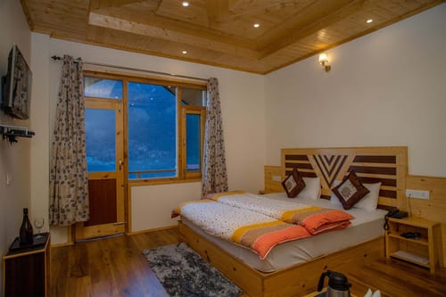 Stonehurst Cottage – 5 bedroom villa in Manali, Himachal Pradesh
