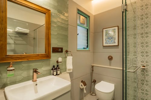 Villa Frienders | Indo-Portuguese 5-BHK Villa With Private Pool & Lift Near Popular Beaches – 5 bedroom villa in North Goa, Goa