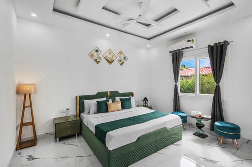 Vashisht Villa | Pet-friendly 3-BHK Farmhouse With Private Pool, Garden & Bar – 3 bedroom villa in Delhi Ncr, Delhi