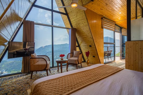 Echo By The Lakes | Lake-View Pet-friendly 2-Bedroom Retreat With Common Garden & Game Zone – 2 bedroom villa in Nainital, Uttarakhand