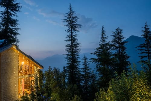 Jibhi Peaks Duplex Cottage With A Hot Tub