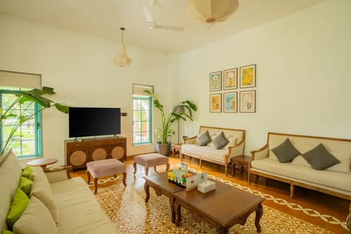 Villa Frienders | Indo-Portuguese 5-BHK Villa With Private Pool & Lift Near Popular Beaches – 5 bedroom villa in North Goa, Goa