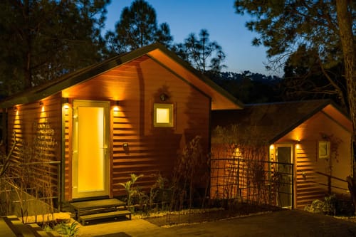  Sirmour Baag Rose | Cosy Pet-friendly Hill Cottage With Balcony, Common Garden & Restaurant 